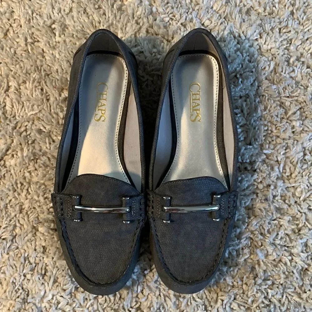 Chaps EUC gray Connie flat loafers Size 6.5